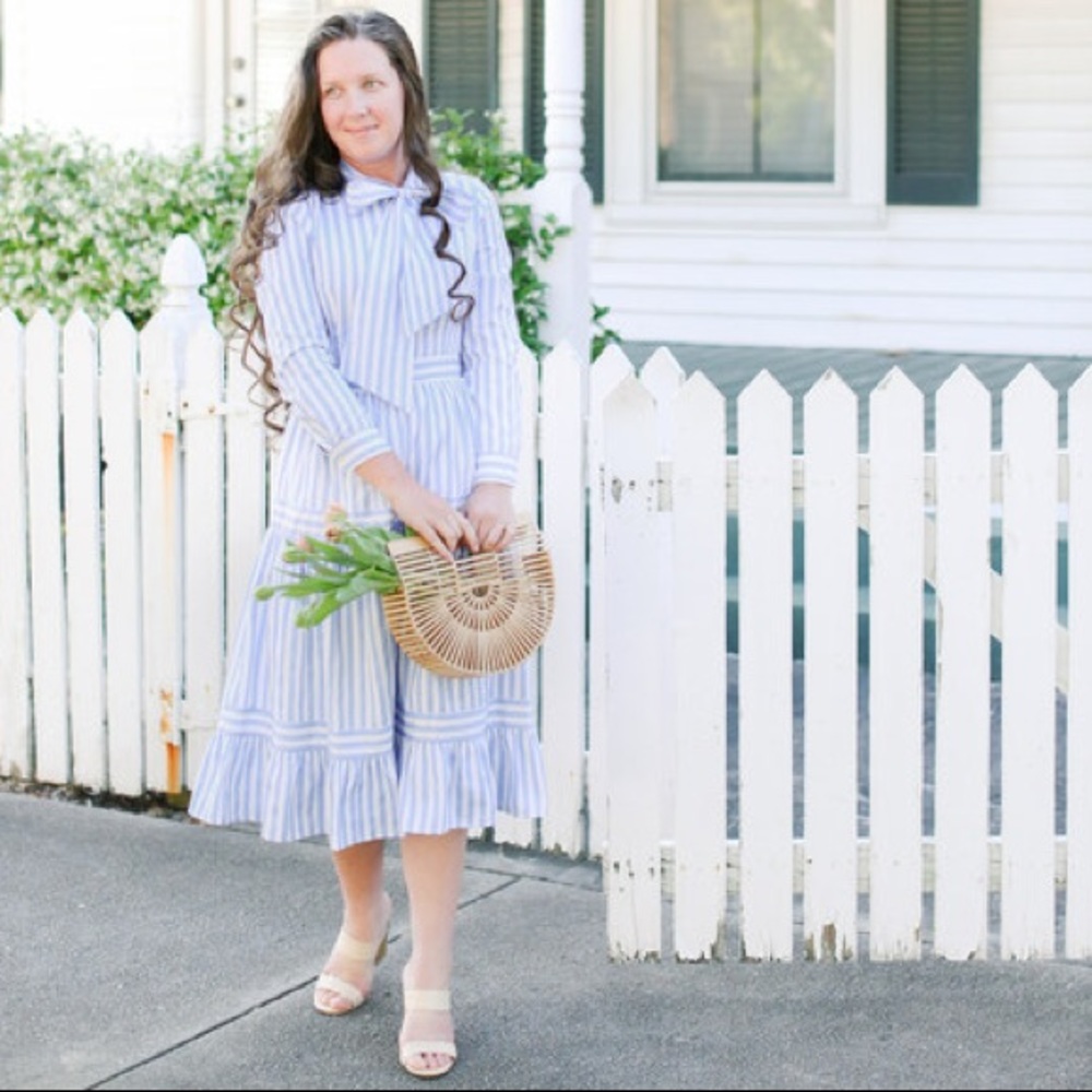 Dainty Jewell’s MIDI Dress